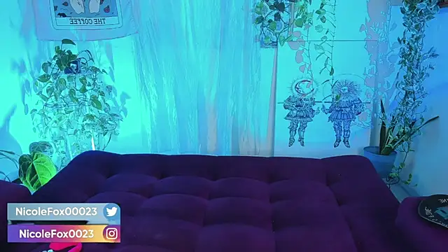 NicoleFox23  online show from 04/08/26, 11:17