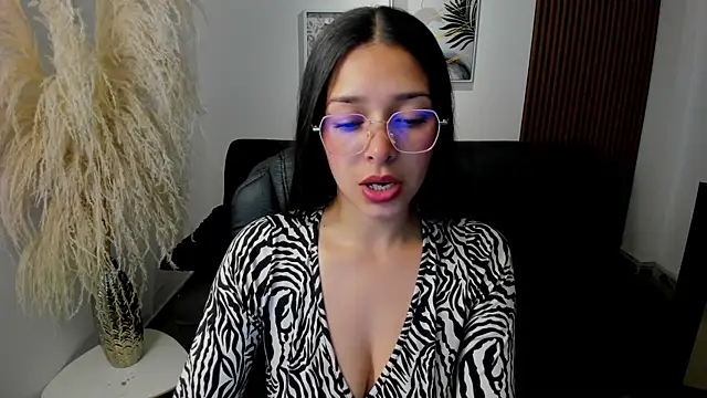 angeline davies online show from 10/03/25, 04:36