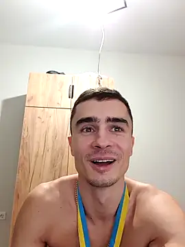 Snapshot of GoodGG chatting on 11/16/25, 04:12 GoodGG online show from 11/16/25, 04:12