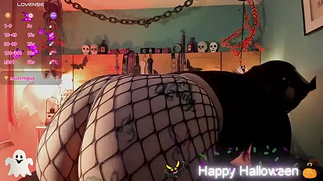 ChloeAllennn online show from 10/31/25, 12:02