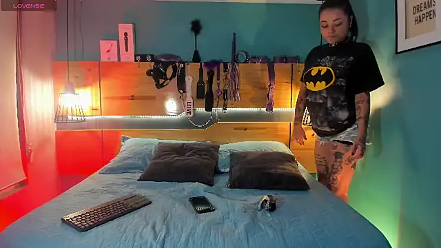 ChloeAllennn online show from 11/12/25, 11:36