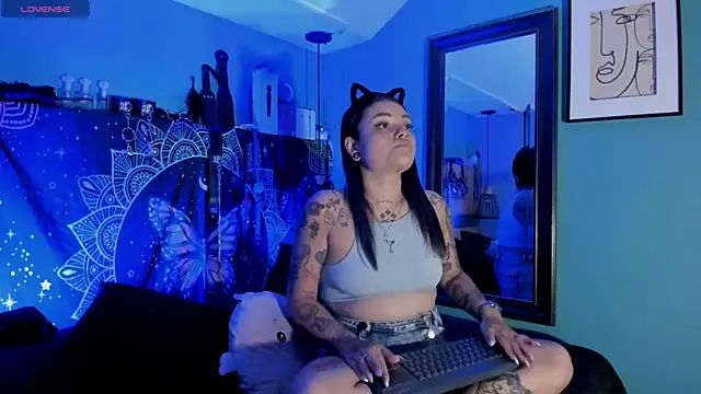 ChloeAllennn online show from 05/01/26, 05:07
