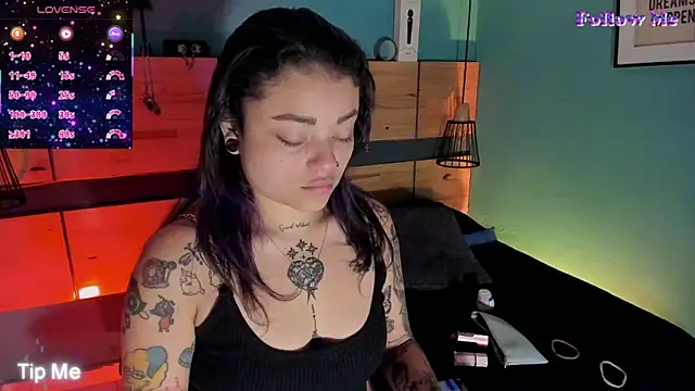 ChloeAllennn online show from 12/22/25, 12:05