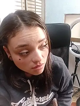 ChloeAllennn online show from 05/19/26, 02:02