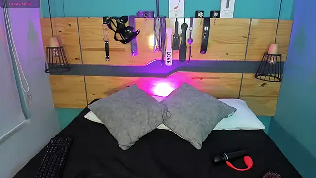 ChloeAllennn online show from 10/15/25, 11:51