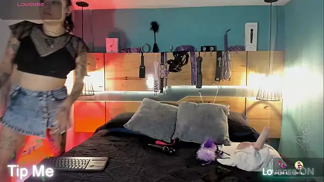 ChloeAllennn online show from 11/06/25, 11:47