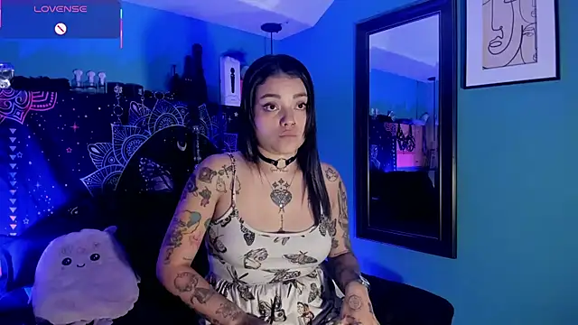 ChloeAllennn online show from 05/06/26, 12:36