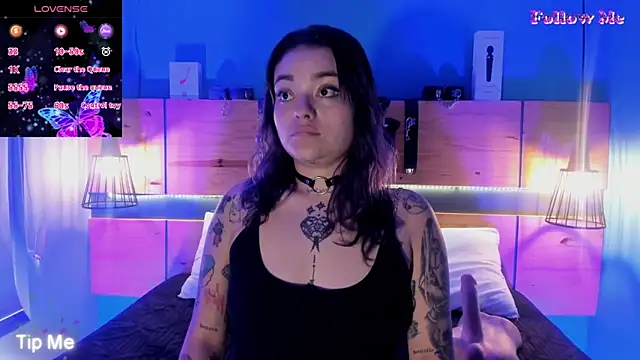 ChloeAllennn online show from 11/24/25, 11:54