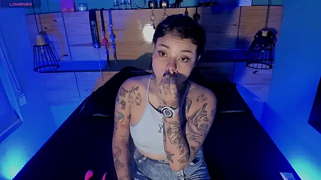 ChloeAllennn online show from 03/20/26, 12:06