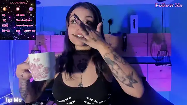 ChloeAllennn online show from 12/04/25, 11:53