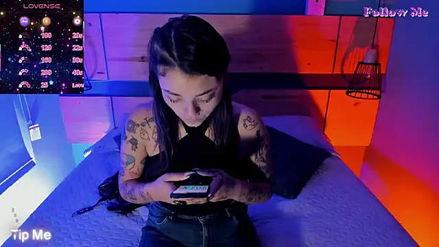 ChloeAllennn online show from 12/17/25, 11:59