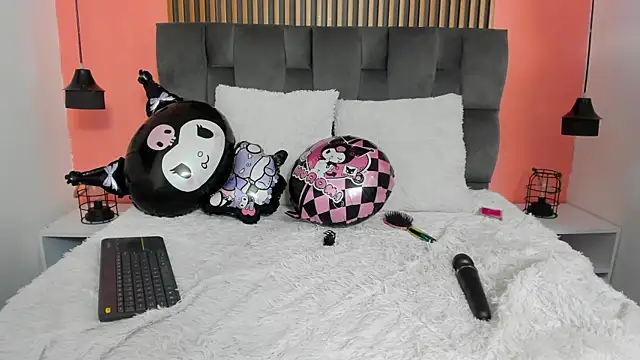 Snapshot of Georgina_Vega chatting on 10/28/25, 04:13 Georgina Vega online show from 10/28/25, 04:13