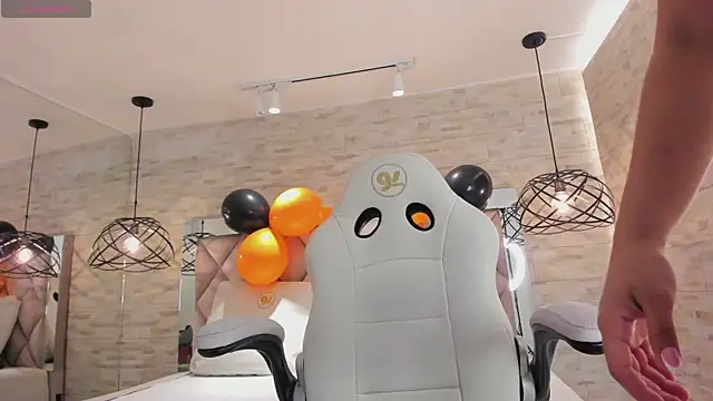 celene midnight online show from 10/31/25, 07:43