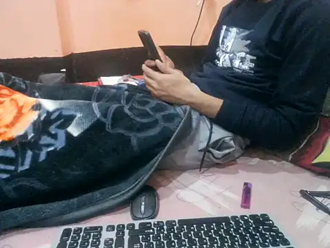 Snapshot of rahulkajuuu0909 chatting on 11/19/25, 08:09 rahulkajuuu0909 online show from 11/19/25, 08:09