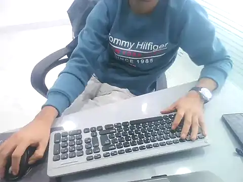 Snapshot of rahulkajuuu0909 chatting on 11/29/25, 09:20 rahulkajuuu0909 online show from 11/29/25, 09:20