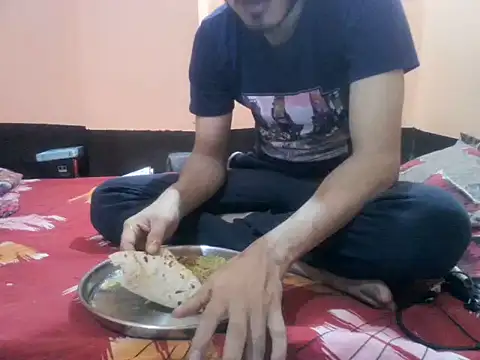 Snapshot of rahulkajuuu0909 chatting on 11/07/25, 06:12 rahulkajuuu0909 online show from 11/07/25, 06:12