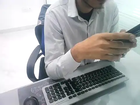 Snapshot of rahulkajuuu0909 chatting on 12/02/25, 10:50 rahulkajuuu0909 online show from 12/02/25, 10:50