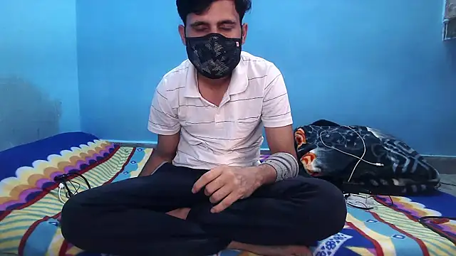 Snapshot of rahulkajuuu0909 chatting on 12/05/25, 05:44 rahulkajuuu0909 online show from 12/05/25, 05:44