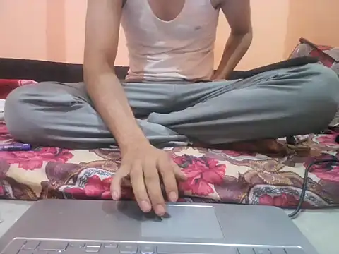 Snapshot of rahulkajuuu0909 chatting on 11/04/25, 07:39 rahulkajuuu0909 online show from 11/04/25, 07:39