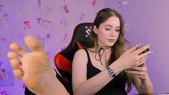 hazel sullivan online show from 11/10/25, 12:21