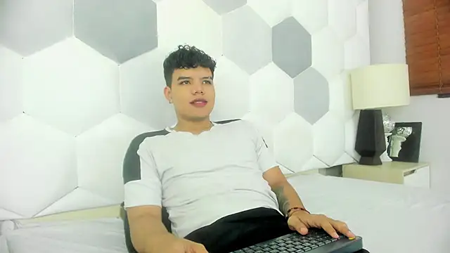 Axel Forte online show from 03/31/26, 01:35