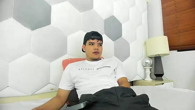 Axel Forte online show from 02/03/26, 01:27