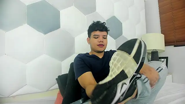 Axel Forte online show from 04/17/26, 01:47