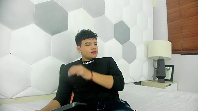 Axel Forte online show from 04/15/26, 01:26