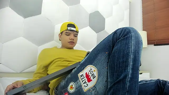 Axel Forte online show from 12/16/25, 01:04