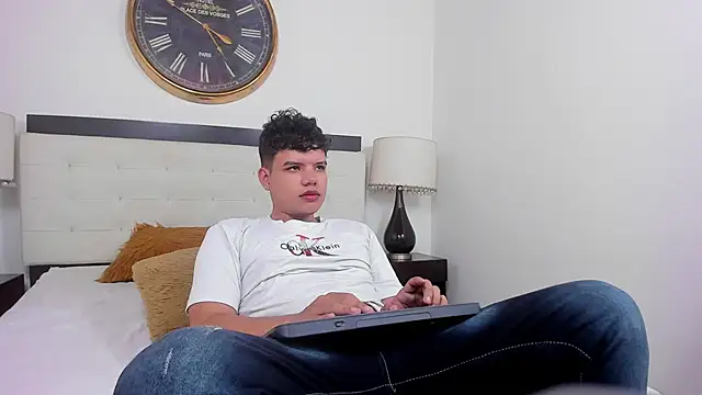 Snapshot of Axel_Forte chatting on 05/26/26, 03:54 Axel Forte online show from 05/26/26, 03:54