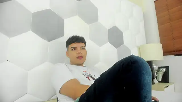 Axel Forte online show from 03/21/26, 02:10