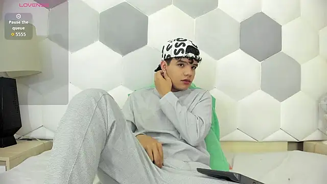 Axel Forte online show from 10/27/25, 01:45