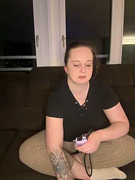 Snapshot of curvy_eina chatting on 03/07/25, 07:27 curvy eina online show from 03/07/25, 07:27