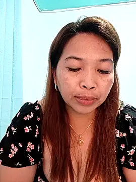 Snapshot of Sweet_fatty18 chatting on 02/17/26, 04:32 Sweet fatty18 online show from 02/17/26, 04:32