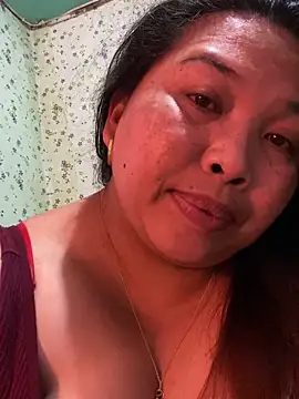 Snapshot of Sweet_fatty18 chatting on 02/16/25, 03:47 Sweet fatty18 online show from 02/16/25, 03:47