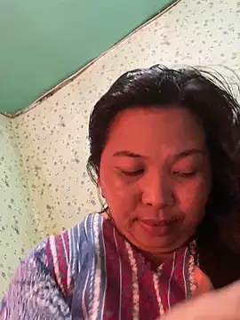 Snapshot of Sweet_fatty18 chatting on 02/14/25, 04:04 Sweet fatty18 online show from 02/14/25, 04:04