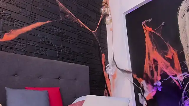 Snapshot of Maite_Smith_ chatting on 10/29/25, 12:31 Maite Smith online show from 10/29/25, 12:31