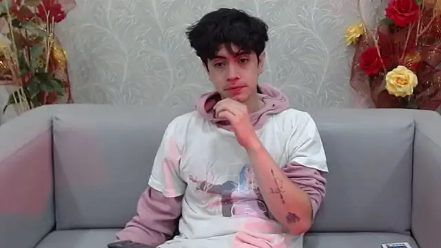 Snapshot of star_boyxx chatting on 09/09/25, 02:26 star boyxx online show from 09/09/25, 02:26