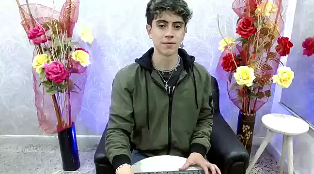 Snapshot of star_boyxx chatting on 03/04/25, 07:43 star boyxx online show from 03/04/25, 07:43