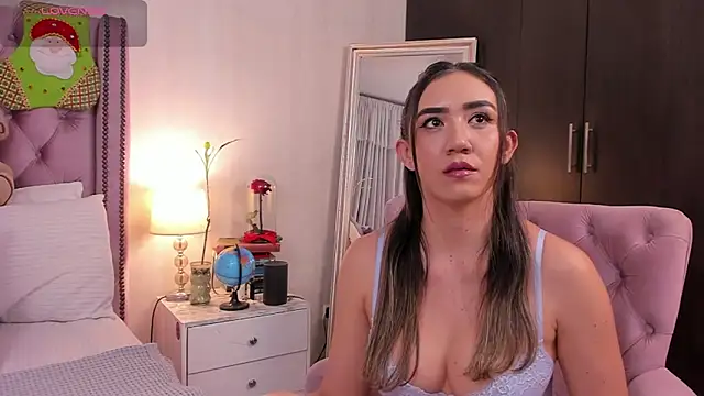 natashaleightt online show from 11/26/25, 02:55