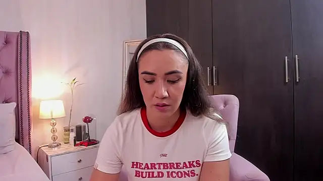 natashaleightt online show from 02/13/26, 02:11