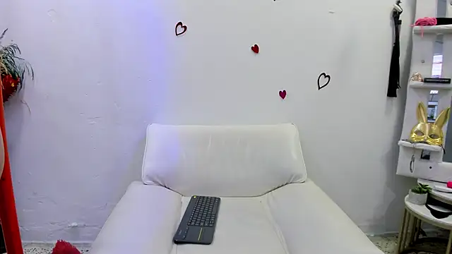  lucia w online show from 03/01/25, 10:10