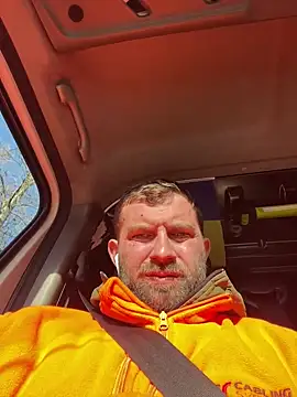 Snapshot of daniel21p chatting on 02/28/25, 03:37 daniel21p online show from 02/28/25, 03:37