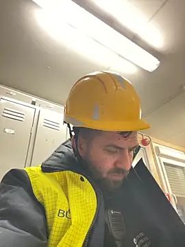 Snapshot of daniel21p chatting on 11/25/25, 11:27 daniel21p online show from 11/25/25, 11:27