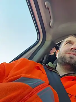 Snapshot of daniel21p chatting on 02/25/25, 12:16 daniel21p online show from 02/25/25, 12:16