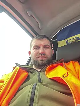 Snapshot of daniel21p chatting on 02/26/25, 02:05 daniel21p online show from 02/26/25, 02:05