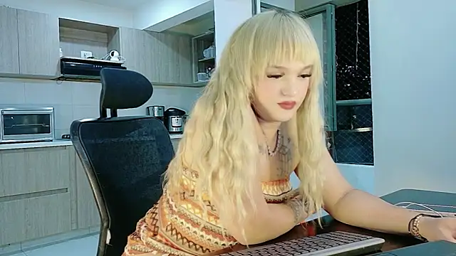 Snapshot of ScarletThompsonx chatting on 07/14/26, 02:05 ScarletThompsonx online show from 07/14/26, 02:05