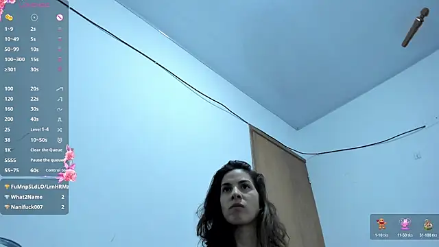 Snapshot of jessyegoldenn chatting on 04/21/26, 02:51 jessyegoldenn online show from 04/21/26, 02:51