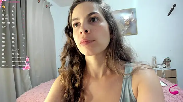 Snapshot of jessyegoldenn chatting on 02/28/25, 11:45 jessyegoldenn online show from 02/28/25, 11:45