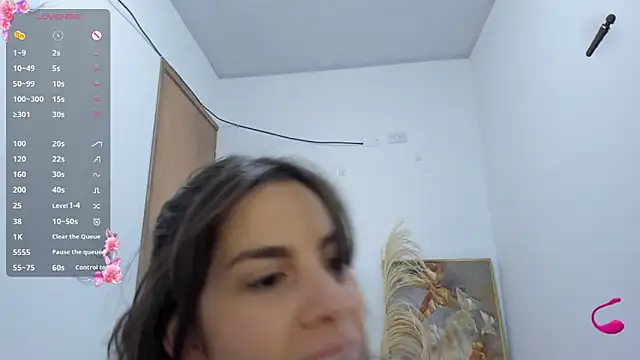 Snapshot of jessyegoldenn chatting on 02/17/26, 04:15 jessyegoldenn online show from 02/17/26, 04:15